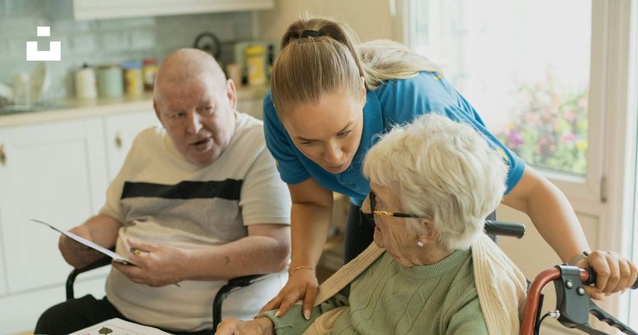 Aide à domicile pour personne âgée